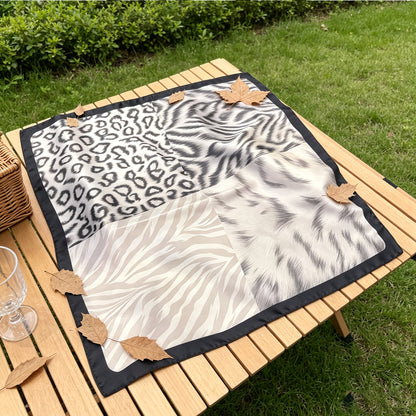 Pañuelo de Seda Negro con Leopardo Patchwork | CasaKimo Silk