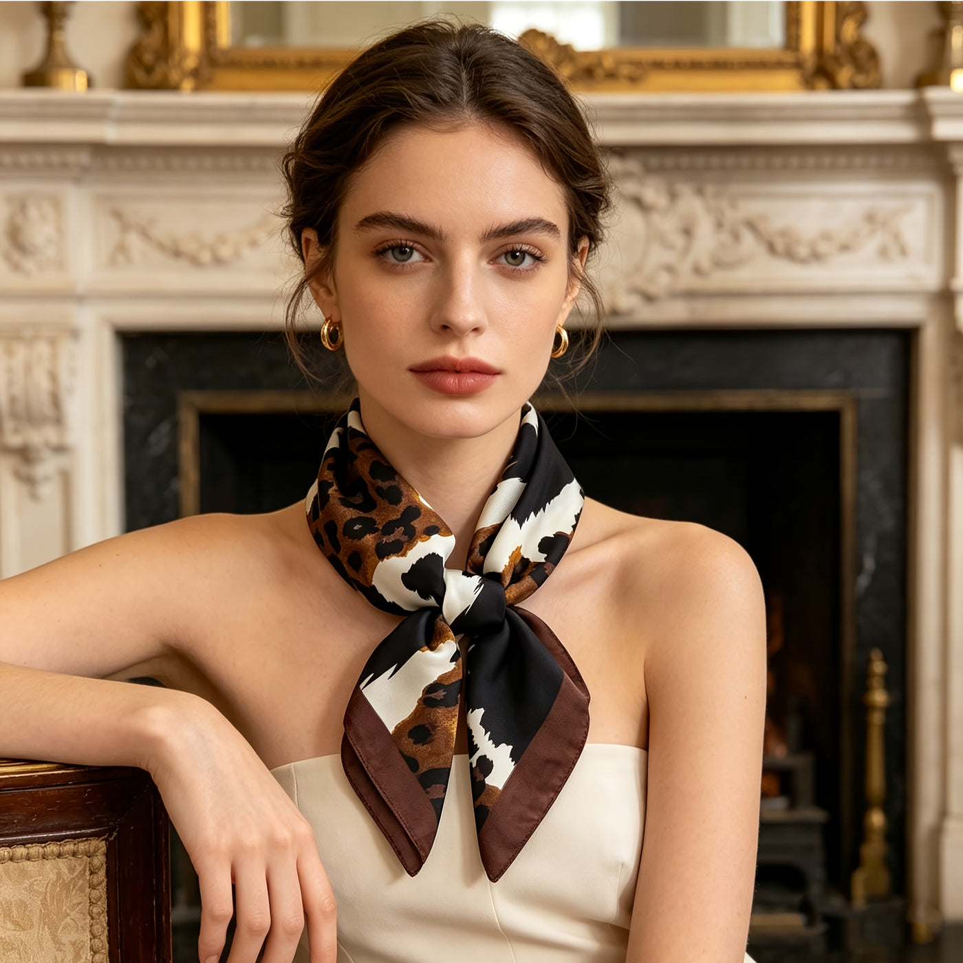 Pañuelo de Seda Blanco y Negro con Leopardo | CasaKimo Silk