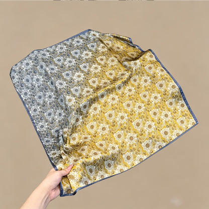 Pañuelo de Seda Azul y Dorado con Espirales | CasaKimo Silk